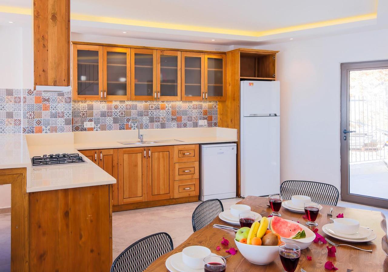 Villa 5 Sleeps 6 Isolated Pool See And Montain View-Villa Kartal Yuvasi Uzumlu  Exterior photo